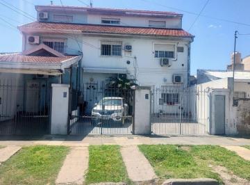 PH · 90m² · 4 Ambientes · 1 Cochera · Venta PH 4 Amb. Avellaneda Cochera. Apto Cred. S/exp