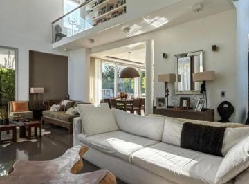 Casa · 445m² · 10 Ambientes · 2 Cocheras · Venta Casa en Lote 1600 m² "La Montura" Pilar