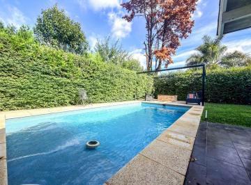 Casa · 179m² · 7 Ambientes · 4 Cocheras · Casa en Venta con Parque y Pileta Country Venado