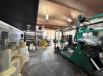 Bodega-Galpón · 328m² · Alquiler Amplio Galpón San Martin + Opc. Vivienda