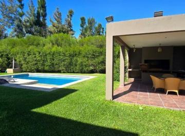 Casa · 315m² · 8 Ambientes · Hermosa Casa en Barrio Cerrado San Isidro Labrador