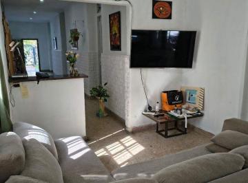 PH · 166m² · 4 Ambientes · 1 Cochera · Venta PH Tipo Casa 4 Amb Apto Credito en Banfield
