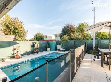 Casa · 99m² · 4 Ambientes · 2 Cocheras · Venta Casa 4 Ambientes con Piscina Climatizada