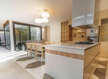 Casa · 206m² · 4 Ambientes · 2 Cocheras · Venta Casa a Estrenar 3 o 4 Amb con Piscina