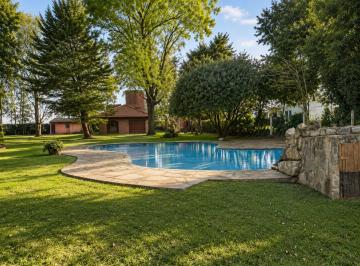 Quinta vacacional · 230m² · 2 Dormitorios · Venta Finca en Lote de 3990 m² en Colina Alegre
