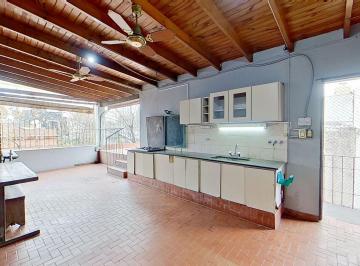 Casa · 126m² · 4 Ambientes · Casa 4amb Venta Flores Quincho Parri Patio Terraz