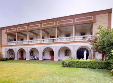 Casa · 470m² · 6 Ambientes · 2 Cocheras · Casa de Estilo en Venta en Villa del Plata