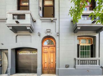 PH · 130m² · 4 Ambientes · 1 Cochera · PH de Estilo de 2 Dorm..