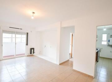 Departamento · 58m² · 3 Ambientes · 1 Cochera · Departamento en Alquiler Gonnet de 2 Dorm.
