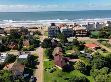 Casa · 287m² · 6 Ambientes · 1 Cochera · Chalet Venta Pinamar a m de La Playa