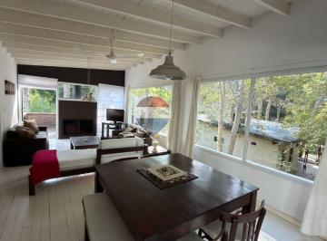 Casa · 102m² · 3 Ambientes · 1 Cochera · Venta Casa Tres Ambientes en Mar Azul