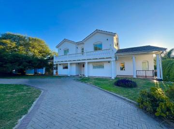 Casa · 500m² · 8 Ambientes · 3 Cocheras · Venta Casa Country 4 Hojas Mendiolaza