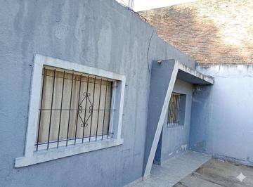 Casa · 55m² · 3 Ambientes · 1 Cochera · Casa en Venta en Moreno