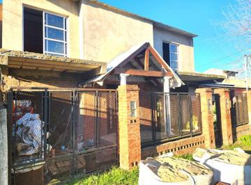 Casa · 240m² · 5 Ambientes · 3 Cocheras · Venta Casa Amplia a Terminar La Reja Pileta