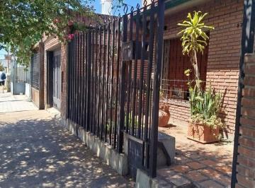Casa · 115m² · 4 Ambientes · 1 Cochera · Venta Casa 2 Dorm. B° Alto Alberdi Córdoba
