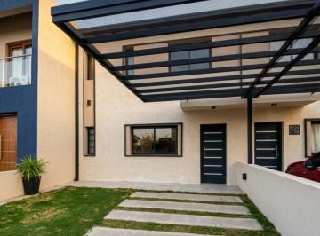 Casa · 145m² · 4 Ambientes · 2 Cocheras · Venta Duplex Oportunidad - 3 Dorm con Pileta