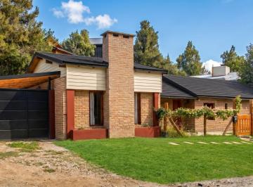 Casa · 176m² · 5 Ambientes · 1 Cochera · Venta Casa Familiar con Cabaña Independiente