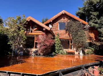 Casa · 116m² · 4 Ambientes · 2 Cocheras · Casa en Venta en Bariloche Barrio Melipal