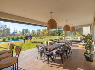 Casa · 315m² · 5 Ambientes · 2 Cocheras · Venta Casa 5 Amb Lujan Las Lilas Chacras de Campo