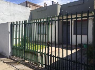 Casa · 98m² · 3 Ambientes · 1 Cochera · Casa Sobre Lote Propio Ideal Dos Familias