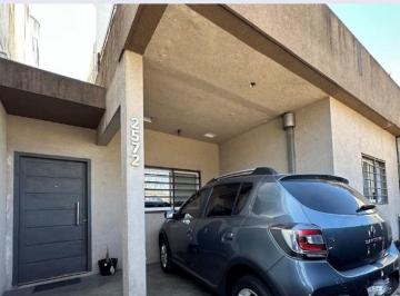 Casa · 70m² · 3 Ambientes · 1 Cochera · Venta Casa en Quilmes Oeste