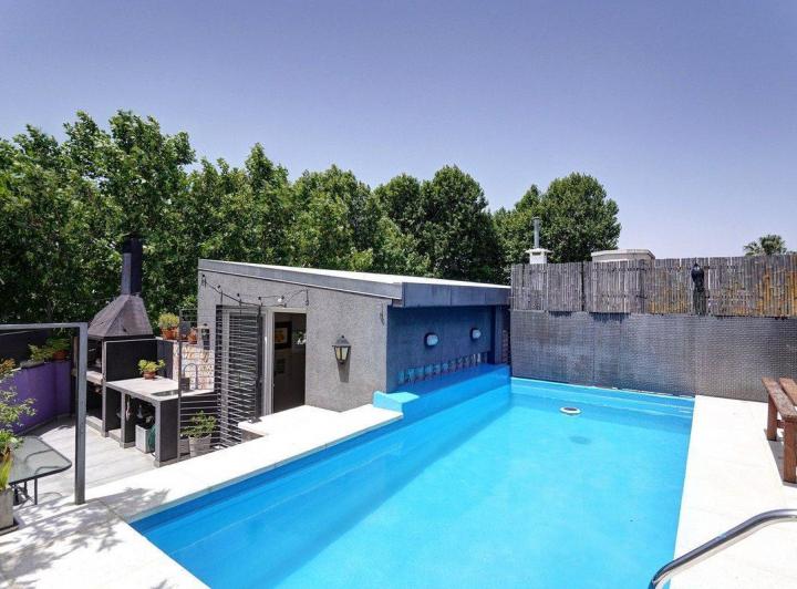 Casa · 223m² · 6 Ambientes · 1 Cochera