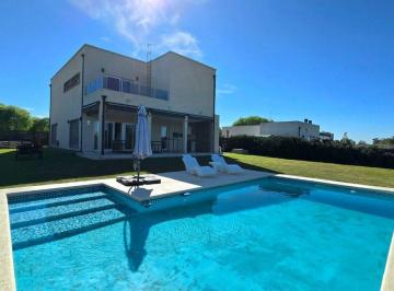 Casa · 260m² · 5 Ambientes · 2 Cocheras · Alquiler Casa 5amb Piscina San Ramiro P. del Este