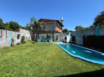 Casa · 150m² · 4 Ambientes · 2 Cocheras · Venta Casa 4 Ambientes Ituzaingo con Pileta