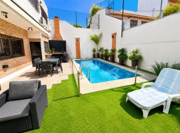 Casa · 287m² · 5 Ambientes · 2 Cocheras · Venta Casa Coghlan 5 Amb Pileta Parrilla 2 Coch.