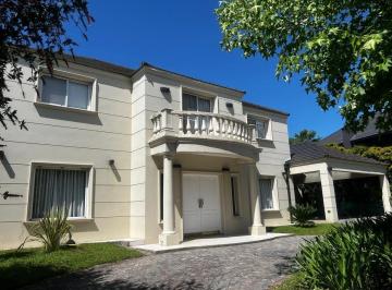 Casa · 375m² · 5 Ambientes · 2 Cocheras · Venta Casa 5 Amb B. Cerrado Escobar Apto Credito