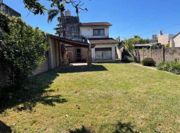Casa · 222m² · 3 Ambientes · 3 Cocheras · Venta Casa y PH 3 Amb Jardin Martin Coronado
