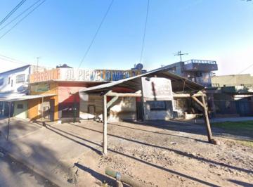 Casa · 220m² · 4 Ambientes · 1 Cochera · Casa 4 Amb con 2 Locales / Terreno 220 m²