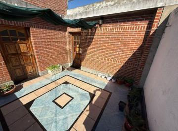 Casa · 126m² · 3 Ambientes · 2 Cocheras · Casa 3 Amb. Cochera, Patio y Terraza en Llavallol