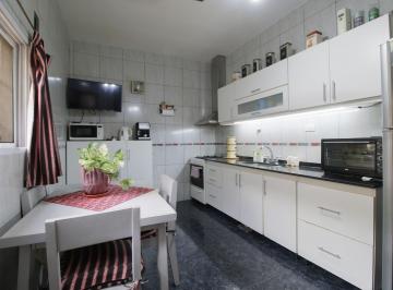 Casa · 120m² · 5 Ambientes · 1 Cochera · Casa L/propio + Reciclada Hace 6 Años - 5 Amb + Coch