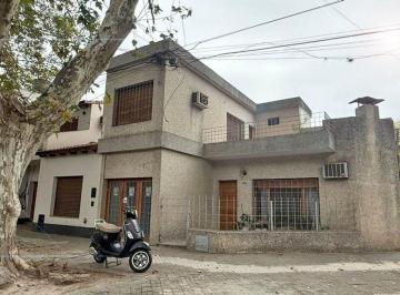Casa · 186m² · 4 Ambientes · 2 Cocheras · Venta Casa Tres Dorm. Francia y La Paz