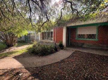 Casa · 79m² · 5 Ambientes · 1 Cochera · Venta de Casa 4 Dorm. en Piedras Blancas