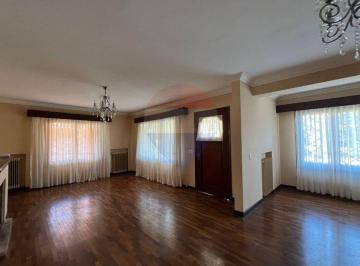 Casa · 365m² · 4 Ambientes · 2 Cocheras · Venta Casa Carrasco 4 Dorm, Serv Barb y Piscina
