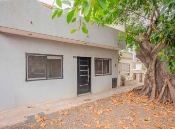 Casa · 70m² · 3 Ambientes · Venta Casa 3 Amb Refaccionada - Caseros
