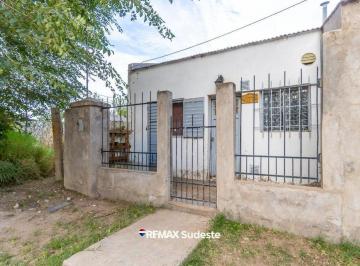 Casa · 70m² · 4 Ambientes · 2 Casas en Venta - Barrio Grumbein