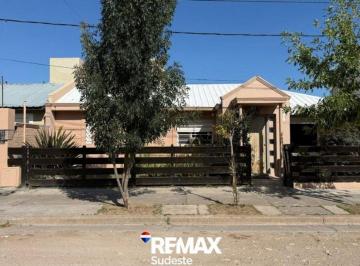 Casa · 174m² · 4 Ambientes · 1 Cochera · Casa Barrio Patagonia Norte