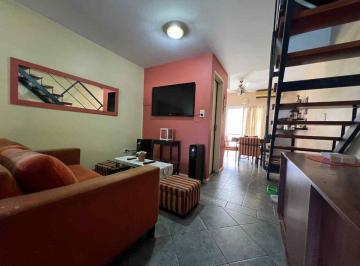 Casa · 106m² · 3 Ambientes · 1 Cochera · Casa Venta Triplex en Barrio El Mirador Hurlingham