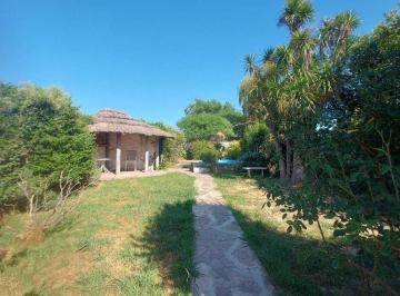 Casa · 160m² · 7 Ambientes · 1 Cochera · Casa en Venta en Arrecifes con Patio y Pileta