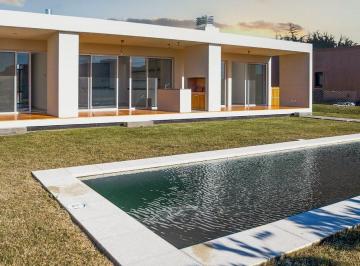 Casa · 182m² · 5 Ambientes · 6 Cocheras · Casa Haras Santa María Alquiler Pileta Parrilla