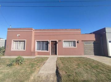 Casa · 110m² · 3 Ambientes · 2 Cocheras · Venta Casa Calle 87 y 32 - Gran Ubicación - Necochea