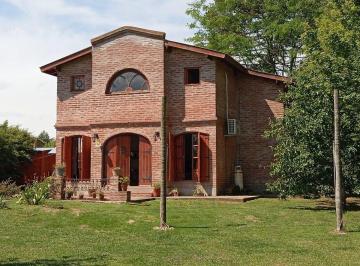 Casa · 179m² · 6 Ambientes · Casa en Venta con Depto y Pileta, Apto Crédito.