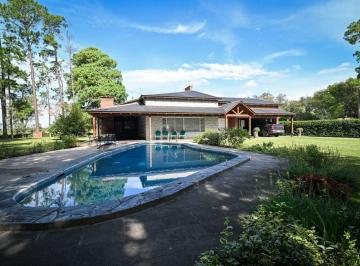 Quinta vacacional · 378m² · 3 Dormitorios · 2 Cocheras · Casa Quinta Premium en Venta