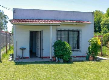 Casa · 95m² · 4 Ambientes · 1 Cochera · Venta Casa en Grand Bourg Sobre Lote de 400 m²