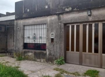 Casa · 119m² · 3 Ambientes · 1 Cochera · Casa en Venta Dos Dorm.
