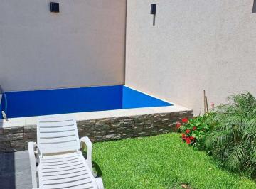 Casa · 100m² · 4 Ambientes · 1 Cochera · Casa Reciclada - Jardin, Pileta - Apto Credito