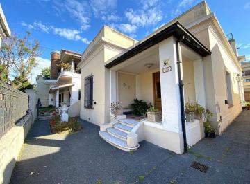 Casa · 270m² · 5 Ambientes · 3 Cocheras · Casa Venta C/ Jardin y Terraza Cocheras Quincho